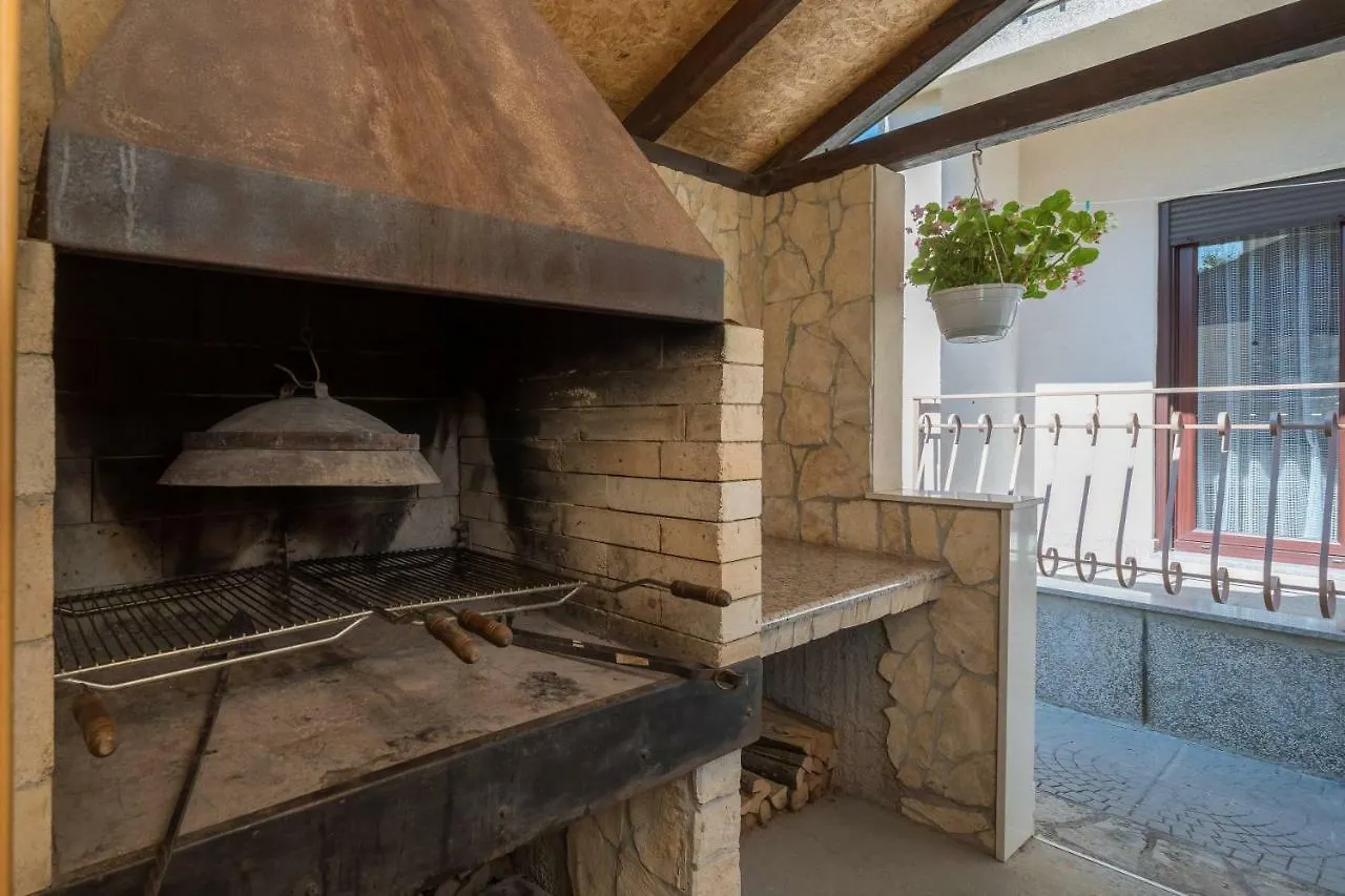 Apartment Novi Kastela