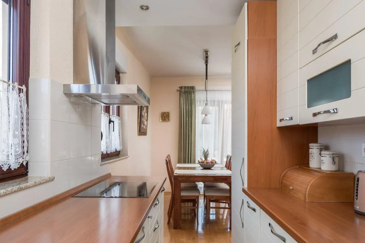 Apartment Novi Kastela